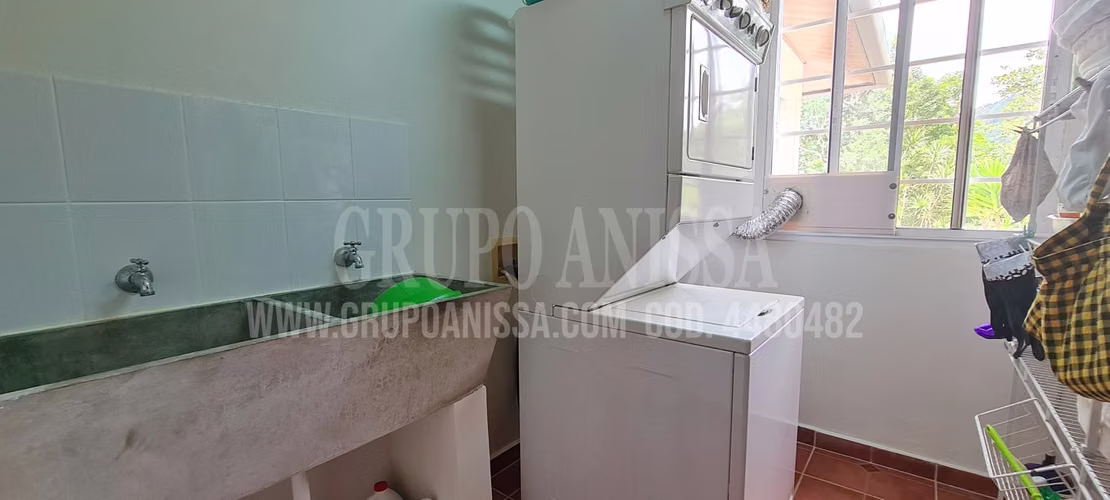 Se Vende Amplia y Hermosa Casa en Altos del Maria