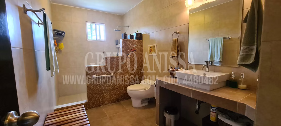 Se Vende Amplia y Hermosa Casa en Altos del Maria