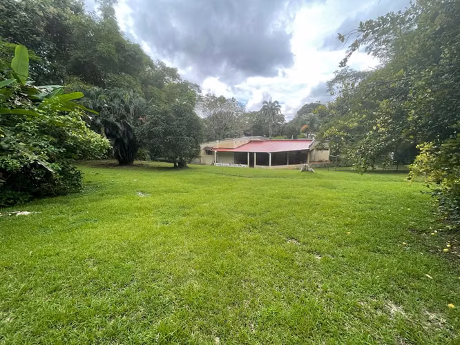 Venta Casa en Cárdenas, Ancón, 1,600m2 de terreno y 758m2 de construcción