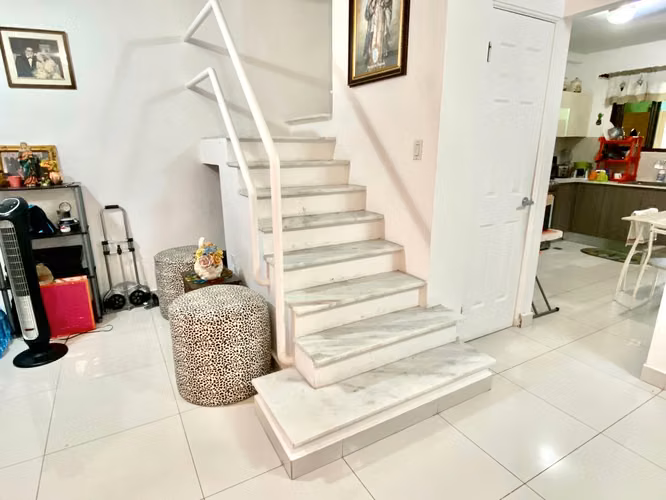 SUPER GANGA CASA AAA 3R2.5B2P CON TERRAZA EN VILLA ZAITA 169000 - Imagen 10