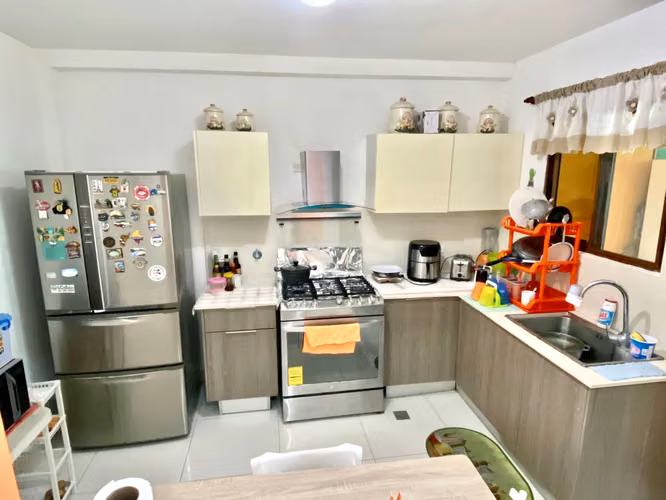 SUPER GANGA CASA AAA 3R2.5B2P CON TERRAZA EN VILLA ZAITA 169000 - Imagen 5