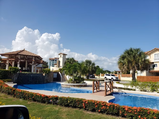 Se alquila casa de playa en La Ensenada San Carlos