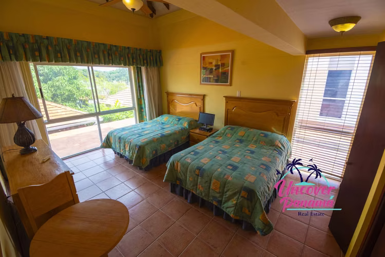 Preciosa villa de cinco dormitorios en Decameron