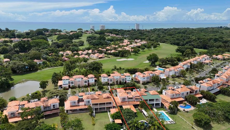 Preciosa villa de cinco dormitorios en Decameron