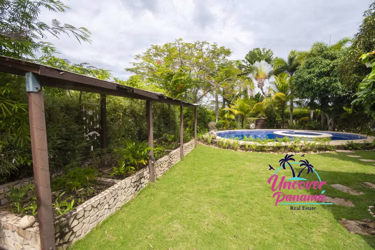 Preciosa villa de cinco dormitorios en Decameron