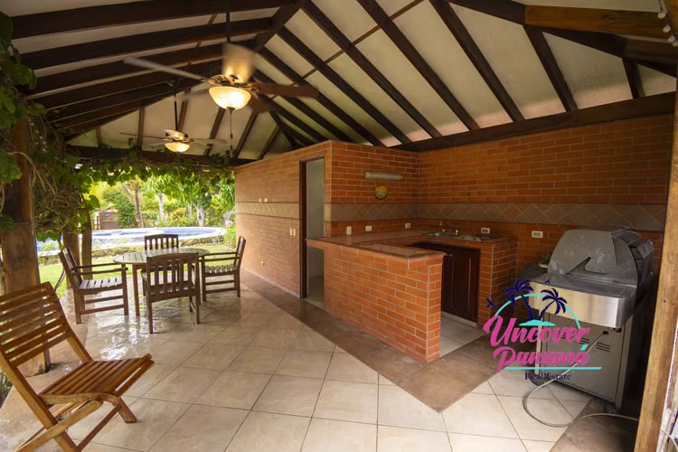 Preciosa villa de cinco dormitorios en Decameron