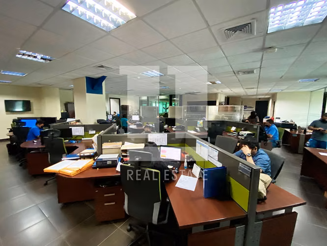 Se Alquilan Piso de Oficinas en Obarrio - Imagen 11