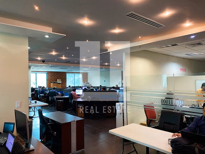 Se Alquilan Piso de Oficinas en Obarrio - Imagen 9