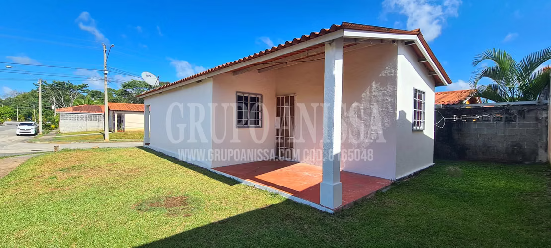 Oportunidad! Se Vende Casa en Esquina en la Chorrera