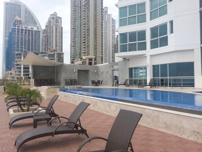 VENDO APARTAMENTO EN PH OCEANAIRE