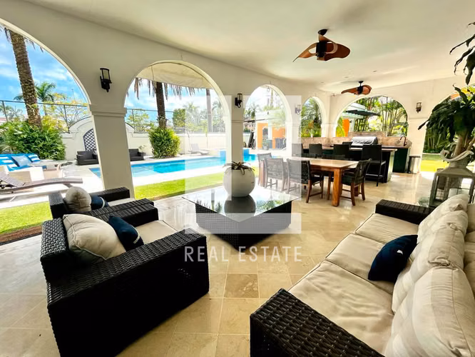 Se Vende Lujosa Casa en Costa del Este, Royal Pacific - Imagen 4