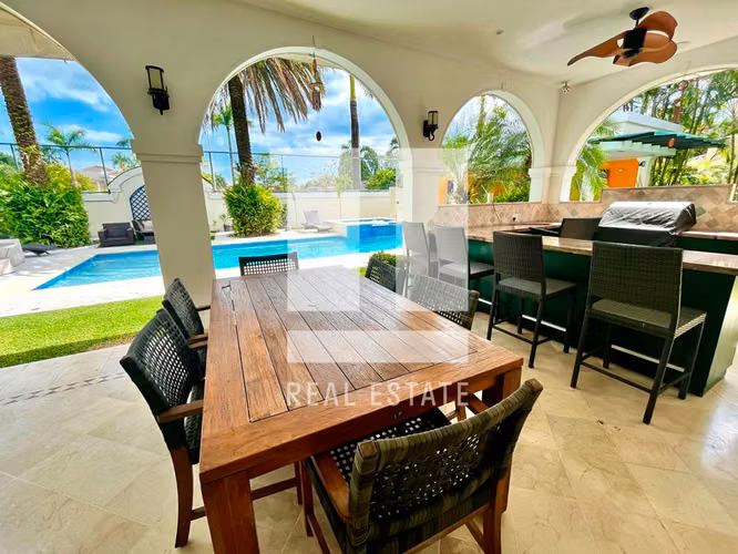 Se Vende Lujosa Casa en Costa del Este, Royal Pacific - Imagen 9