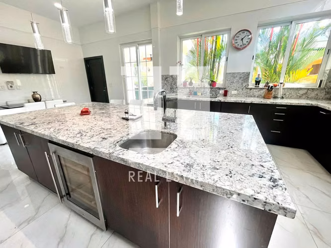 Se Vende Lujosa Casa en Costa del Este, Royal Pacific - Imagen 18