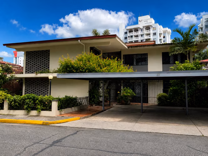 Venta de Edificio en Bella Vista, La Cresta, 1,000m2 de terreno