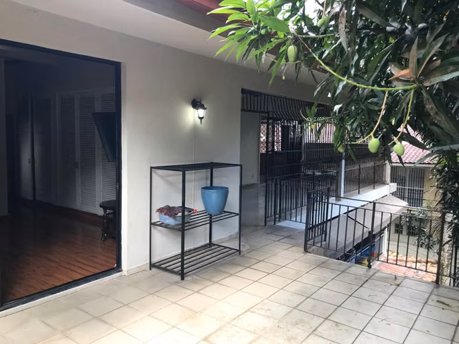 Venta de Edificio en Bella Vista, La Cresta, 1,000m2 de terreno