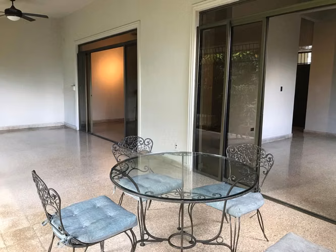 Venta de Edificio en Bella Vista, La Cresta, 1,000m2 de terreno