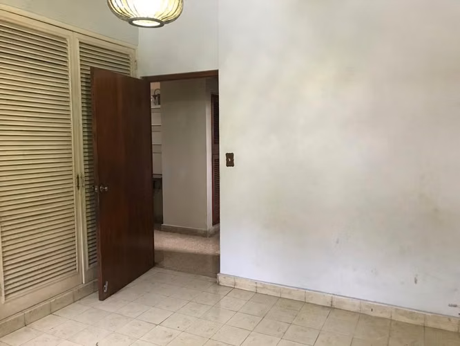 Venta de Edificio en Bella Vista, La Cresta, 1,000m2 de terreno