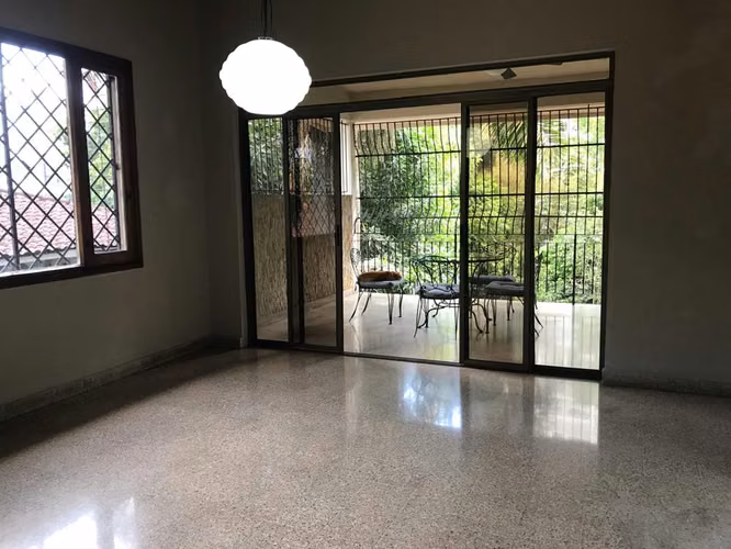 Venta de Edificio en Bella Vista, La Cresta, 1,000m2 de terreno