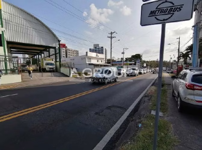 Avenida La Pulida  - Se Vende Terreno - Imagen 4