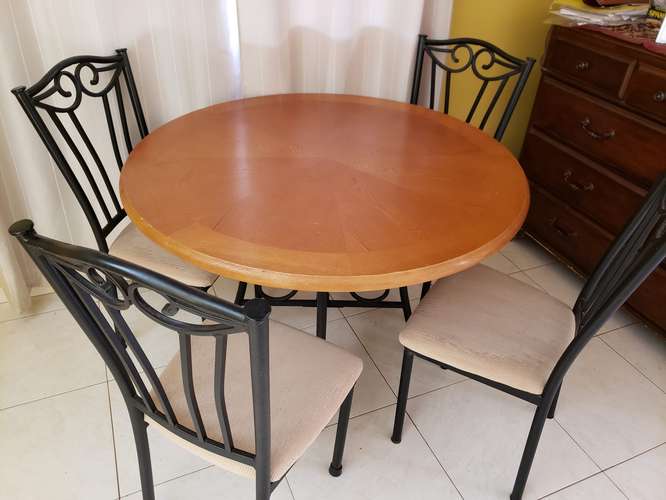 JUEGO DE COMEDOR MODELO ASHLEY (Chorrera)