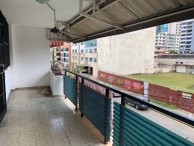 Venta de Apartamento en Obarrio, Edificio Monserrat