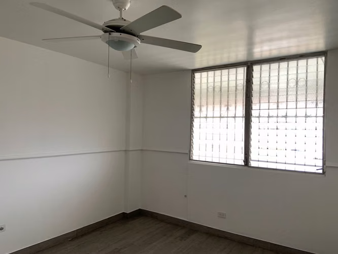 Venta de Apartamento en Obarrio, Edificio Monserrat