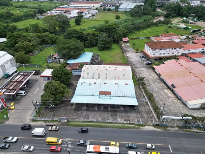 TERRENO CON GALERA EN JUAN DIAZ AV. JOSÉ AGUSTIN ARANGO