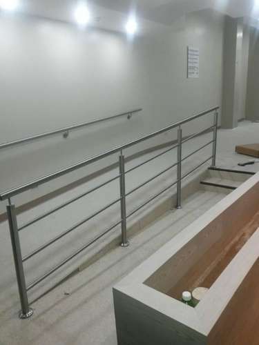 Fabricación de escaleras metálicas y barandal , pasamanos - Imagen 4