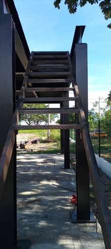 Fabricación de escaleras metálicas y barandal , pasamanos - Imagen 2