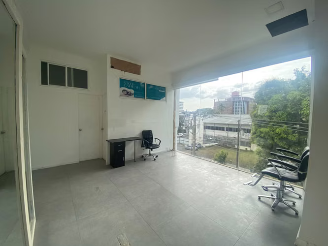 Alquiler Local Comercial Bella Vista, Flor Plaza, 65m2 - Imagen 2