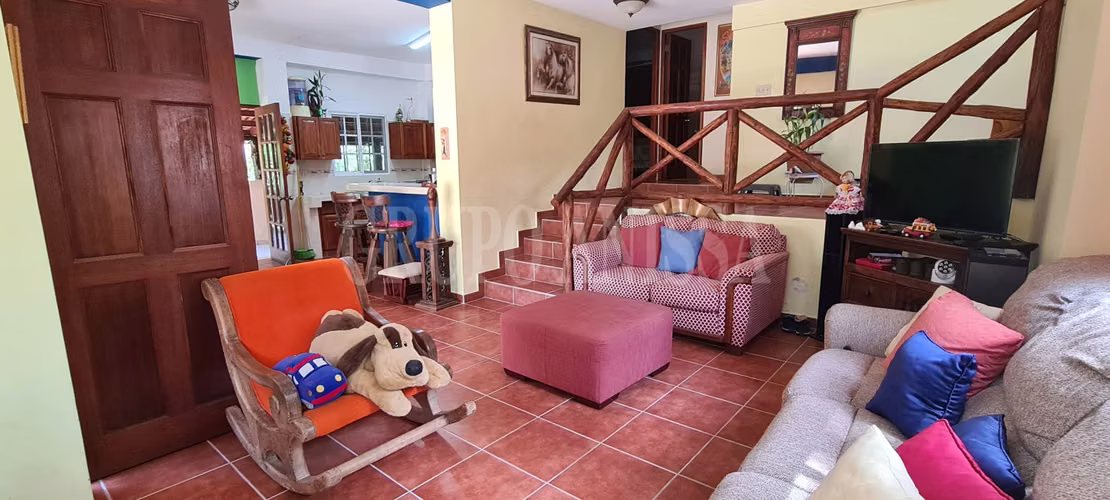 Oportunidad! Se Vende Hermosa Casa en Altos del Maria Con Piscina