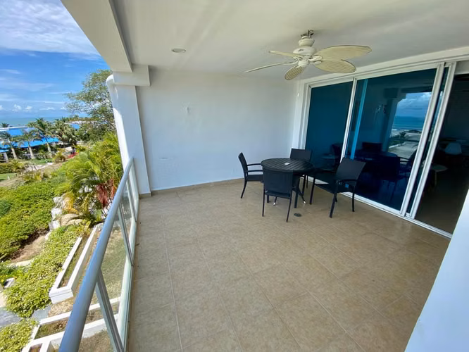 APARTAMENTO P.H. TERRAZAS DE FARALLON PLAYA BLANCA RESORT EN VENTA