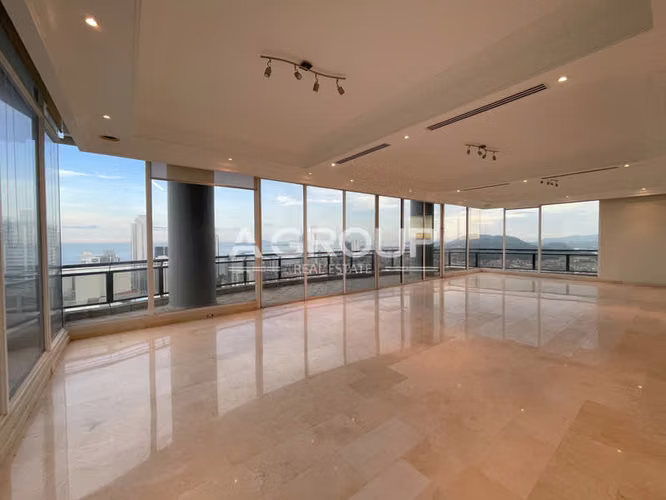 Torre Imperial - Se Vende Amplio y Lujoso Apartamento