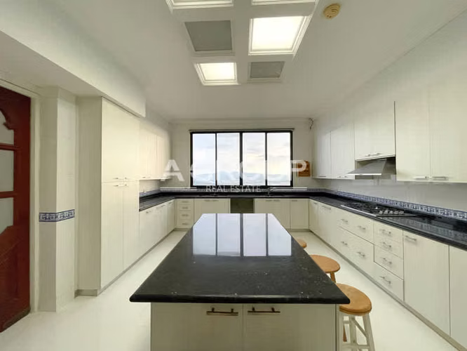 Torre Imperial - Se Vende Amplio y Lujoso Apartamento