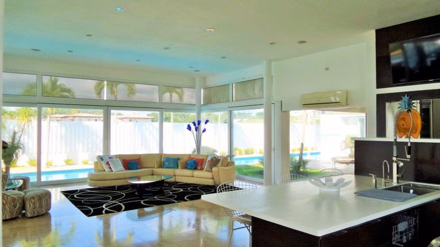 Frente al Mar en Vistamar Beach Golf and Marina Resort - Imagen 10