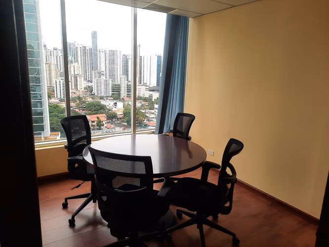 Se ALQUILA Oficina - OBARRIO