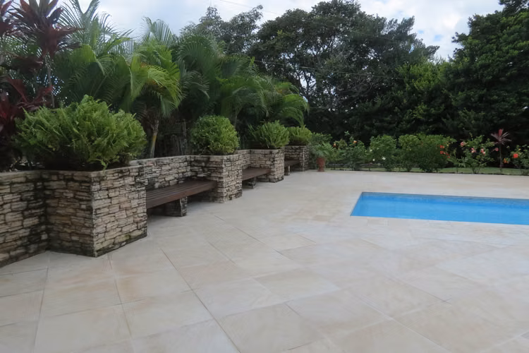 Banco vende Lotes reposeidos en Chiriqui Boquete Canyon Village