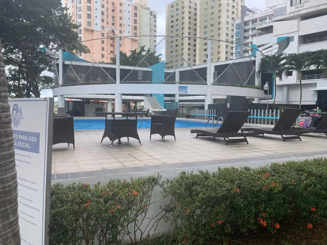 Oportunidad! Se Vende Espacioso Apartamento en Dos Mares