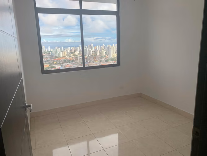 Oportunidad! Se Vende Espacioso Apartamento en Dos Mares