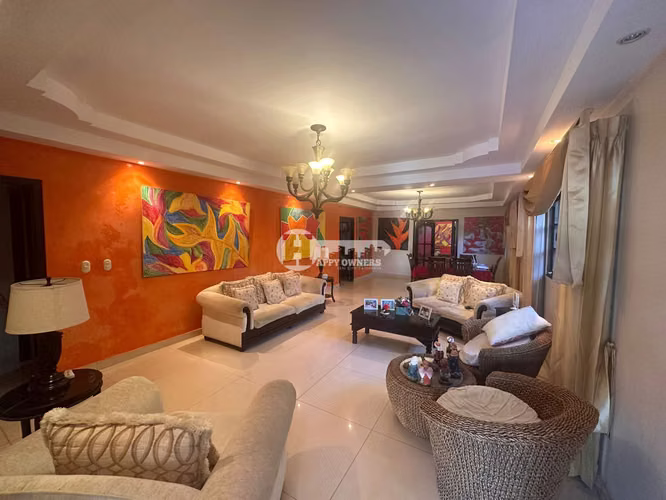 Se vende propiedad en la Villa de Los Santos. - Imagen 2