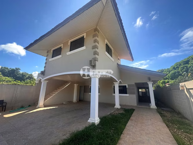 Se vende propiedad en la Villa de Los Santos.