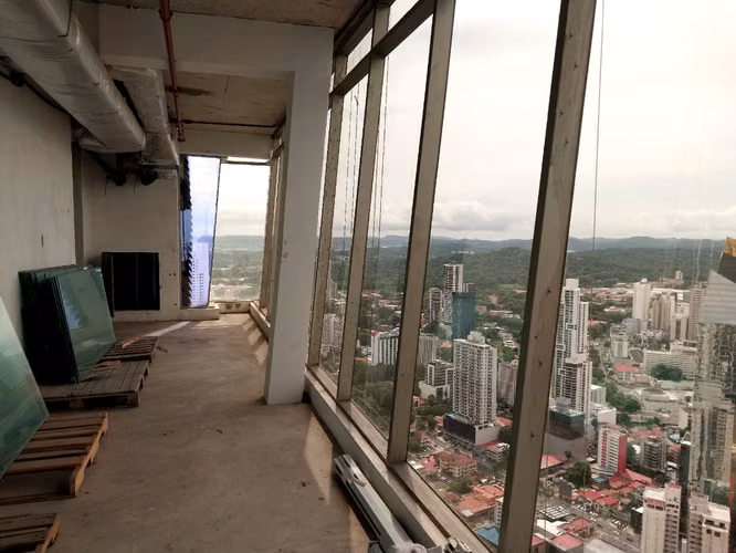 Se Vende Oficina en Torre Bicsa piso alto - Imagen 9