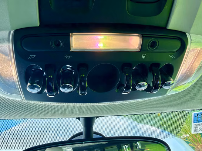 MINI COOPER AUTOMATICO 2017 muy cuidado, verlo es comprarlo, como de agencia, buscar otro mejor es perder tiempo. - Imagen 20