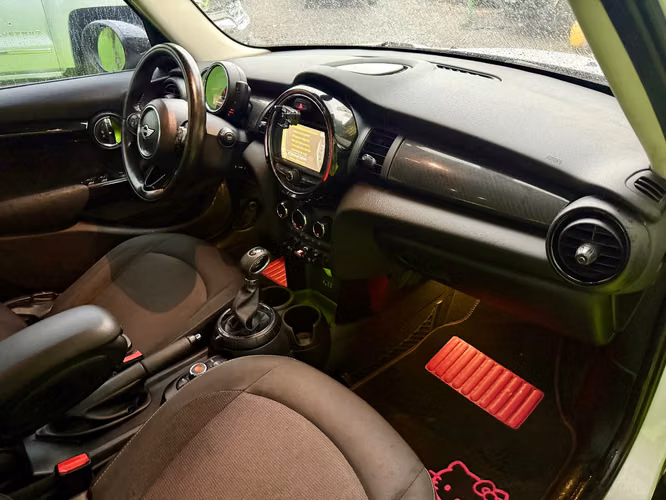 MINI COOPER AUTOMATICO 2017 muy cuidado, verlo es comprarlo, como de agencia, buscar otro mejor es perder tiempo. - Imagen 16