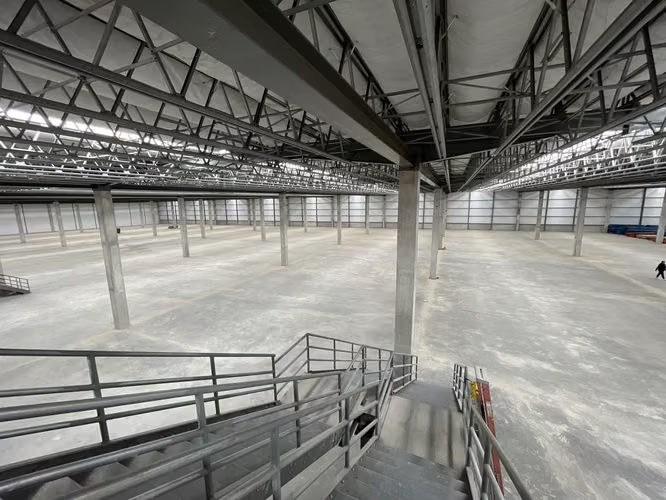 ALQUILER DE GALERAS EN ZONA UNO - CORREDOR SUR - PARQUE INDUSTRIAL