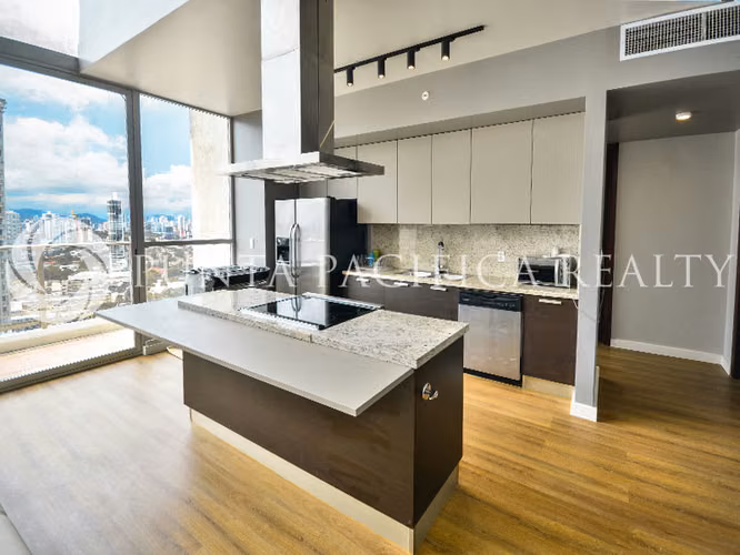 Espectacular Loft- Oceanaire $370,000