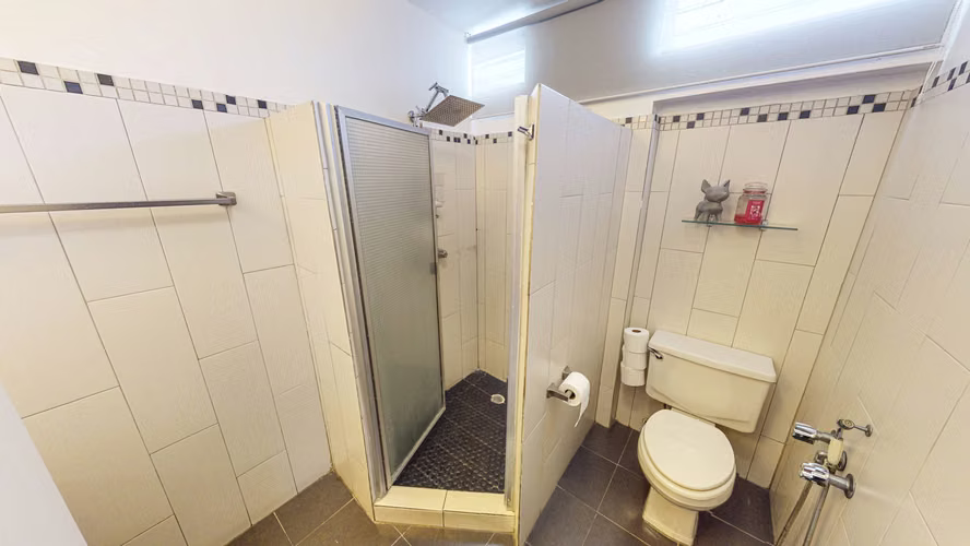 Venta de bello apartamento con balcón cerrado en PH Los Angeles – Betania