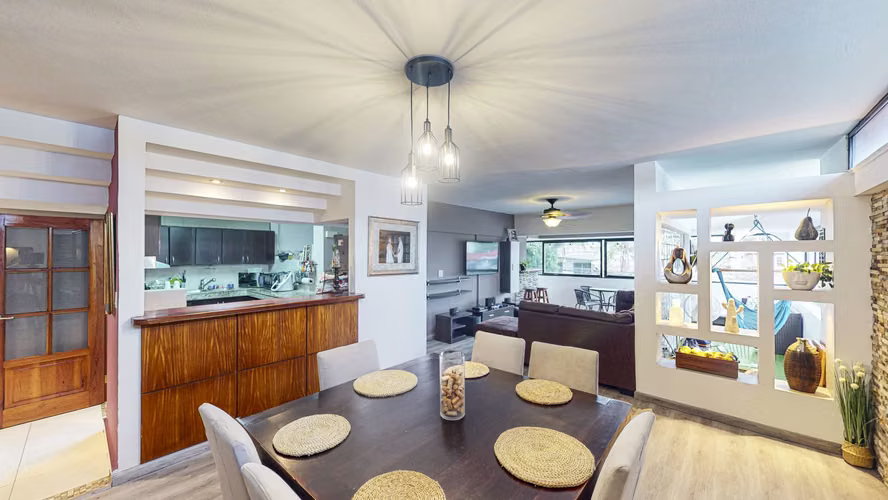 Venta de bello apartamento con balcón cerrado en PH Los Angeles – Betania