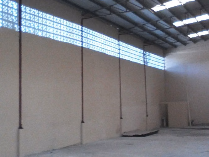 Galera con vocación de bodega, industria o taller