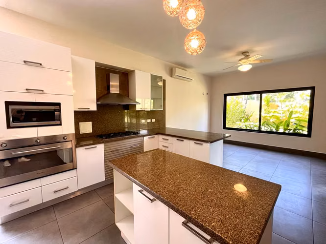 Se vende casa en Costa del Este, La Antigua - Imagen 5